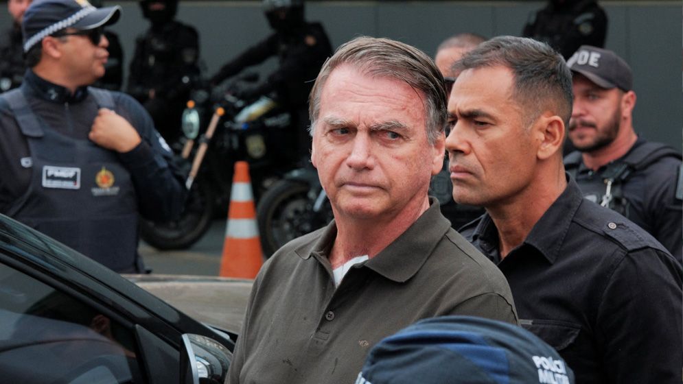 ব্রাজিলে সাবেক প্রেসিডেন্ট গ্রেফতার, দেশজুড়ে মিশ্র প্রতিক্রিয়া