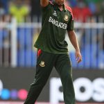 ১ ওভারে ১ রানে ৩ উইকেট মোস্তাফিজের