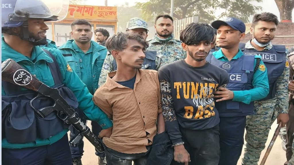 মোহাম্মদপুরে কিশোর গ্যাং ‘চাঁন-মানিক’ গ্রুপের প্রধানসহ আটক ৫০