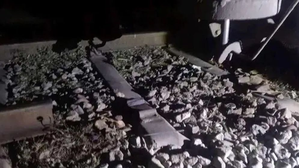 ঢাকা-ময়মনসিংহ রুটে ট্রেন চলাচল বন্ধ