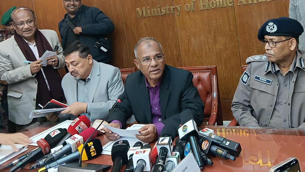 ১০ দিনের মধ্যে হাদি হত্যা মামলার চার্জশিট দেয়া হবে: স্বরাষ্ট্র উপদেষ্টা