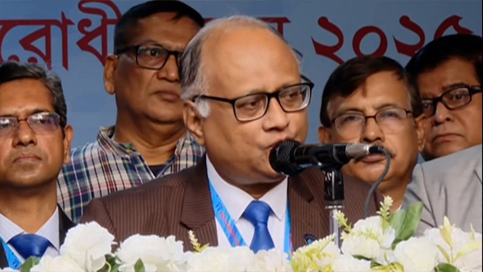 ক্ষমতাচ্যুতদের পালিয়ে যেতে সহযোগিতাকারীদের ভোট না দেয়ার আহ্বান দুদক চেয়ারম্যানের