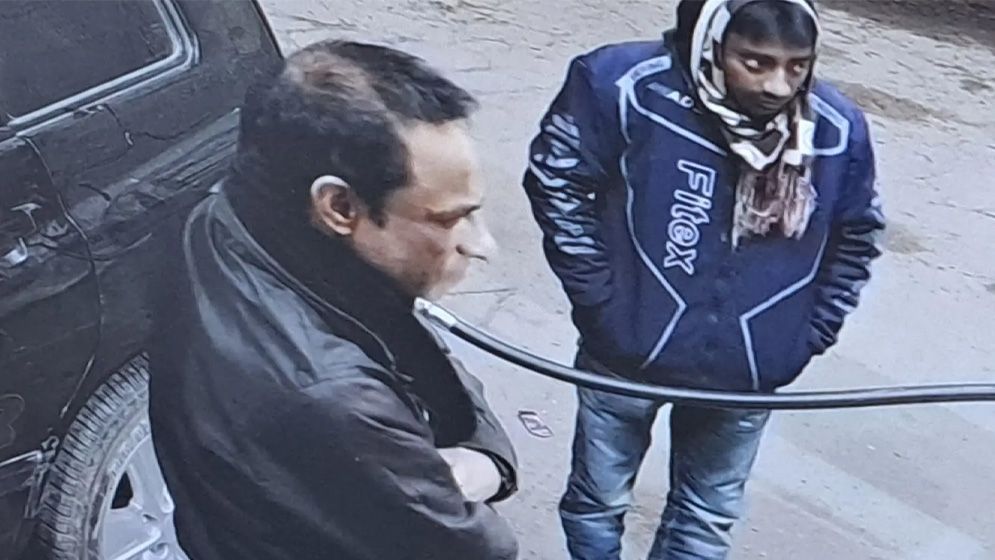 টাকা চাওয়ায় ফিলিং স্টেশন কর্মীকে গাড়ি চাপা দিয়ে হত্যার ঘটনায় মামলা