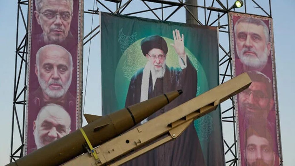 ইসরাইলে আগাম হামলার হুমকি দিলো ইরান!