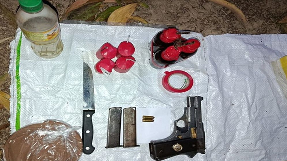 গাজীপুরে পিস্তল, ককটেল ও পেট্রোল বোমা উদ্ধার