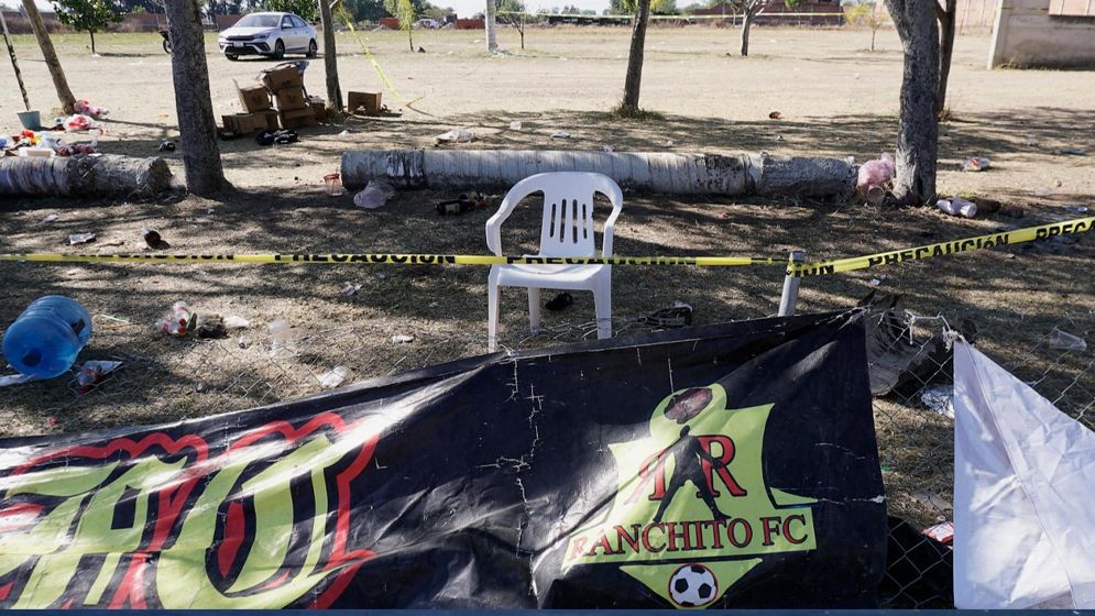 মেক্সিকোয় ফুটবল মাঠে বন্দুক হামলায় নিহত ১১