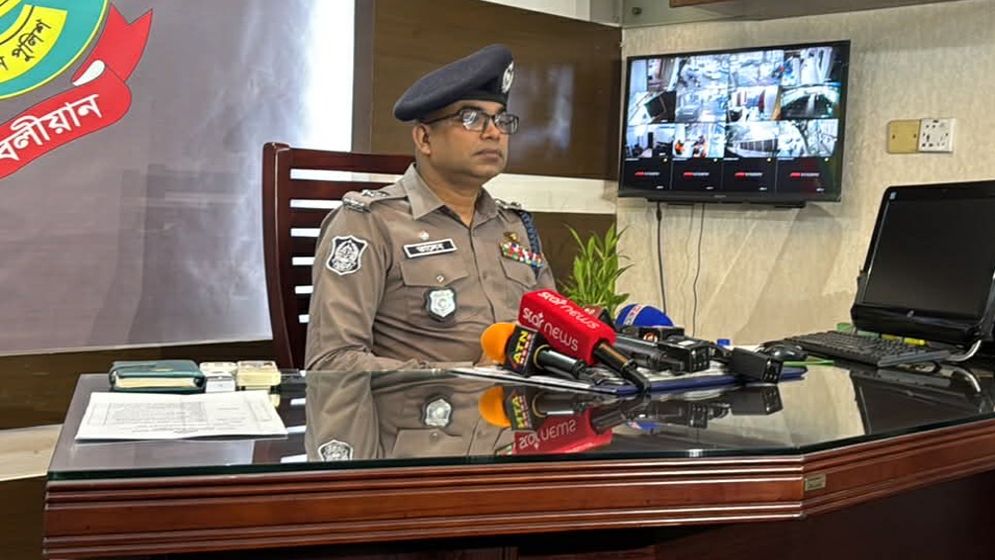 বিক্ষোভকারীদের সাথে সংঘর্ষে পুলিশ কাউকে টার্গেট করে মারেনি: তালেবুর রহমান