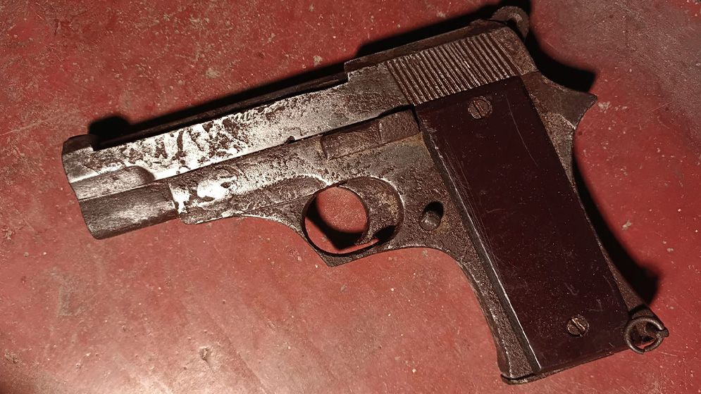 ঝিনাইদহে পরিত্যক্ত অবস্থায় বিদেশি পিস্তল উদ্ধার