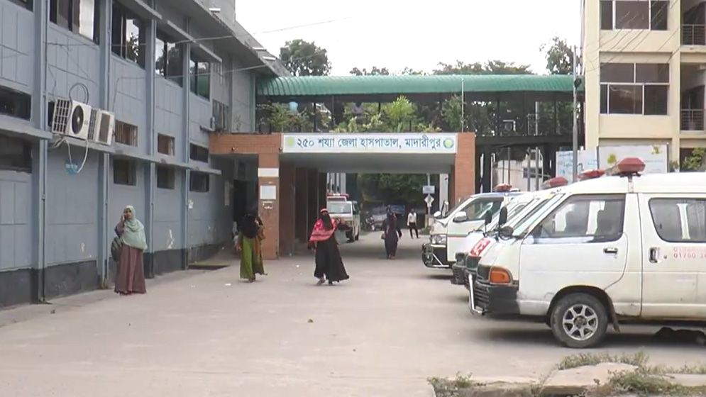 মাদারীপুরে অজ্ঞাত যুবকের মরদেহ উদ্ধার