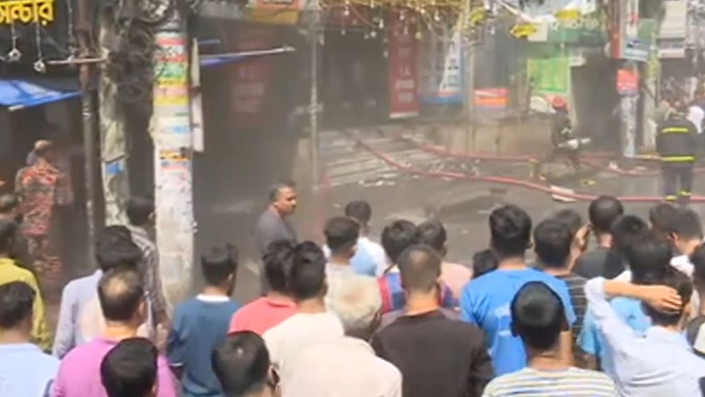 চট্টগ্রামে টেরিবাজারে অগ্নিকাণ্ডে দু‘জনের মৃত্যু