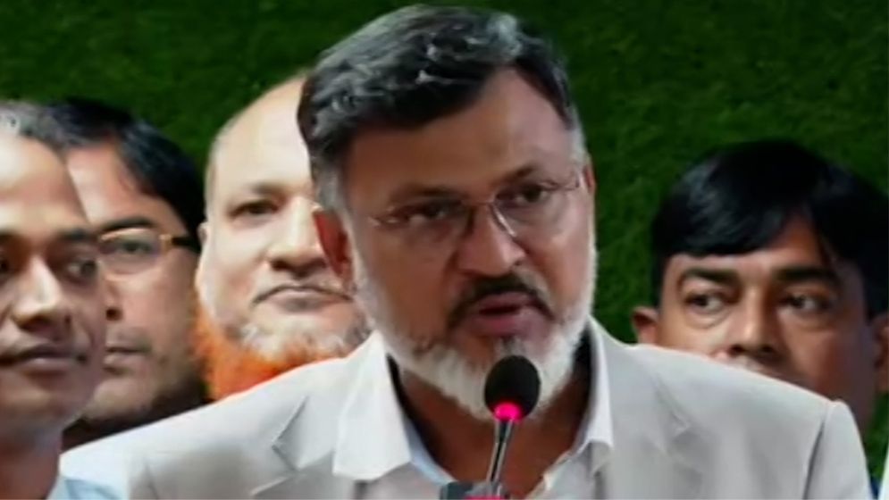 ফ্যামিলি কার্ড বিতরণে তথ্য যাচাইবাছাই করছেন সমাজসেবা অধিদফতর, নেই দলীয় প্রভাব